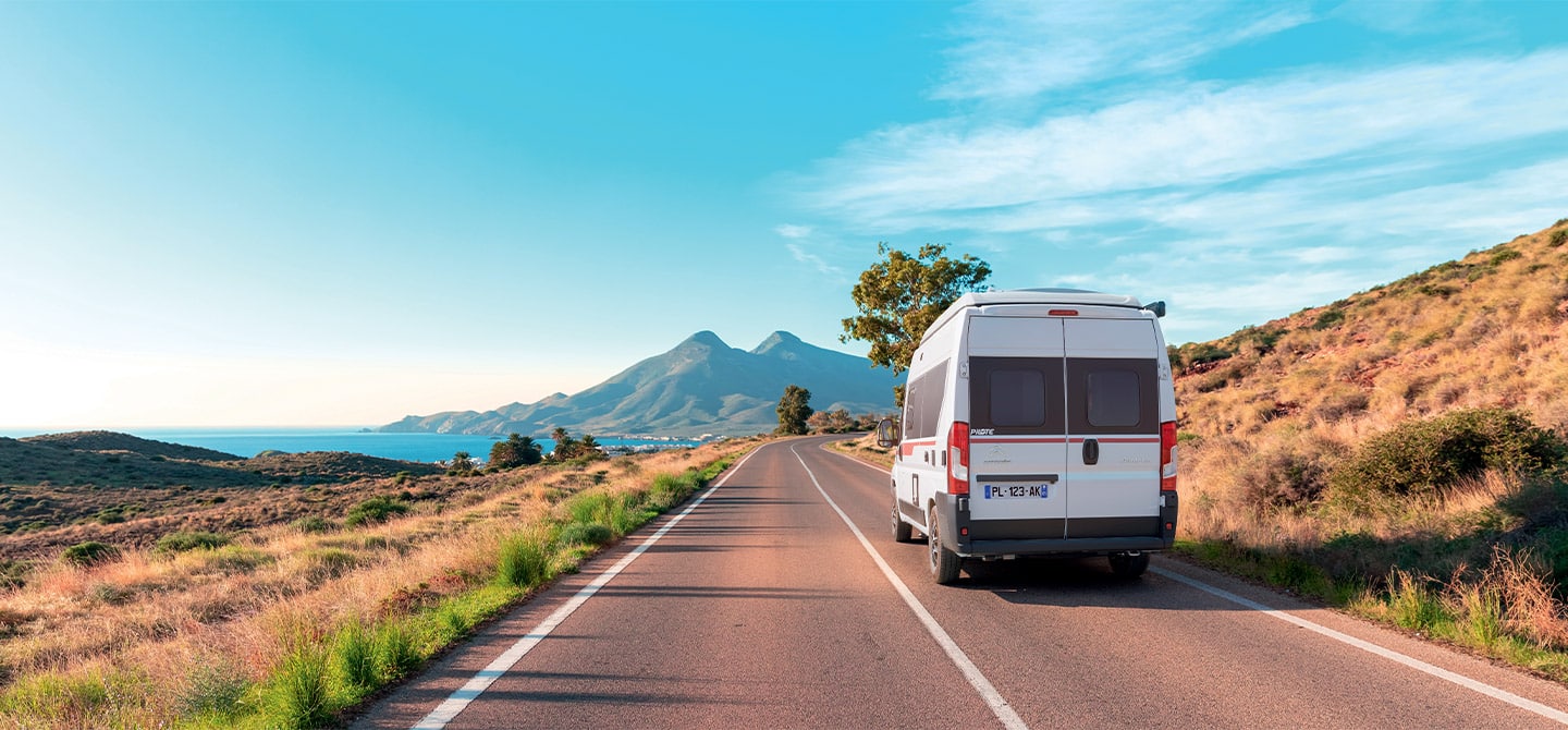 vue extérieure fourgon aménagé pilote citroen